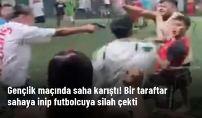 Gençlik maçında saha karıştı! Bir taraftar sahaya inip futbolcuya silah çekti