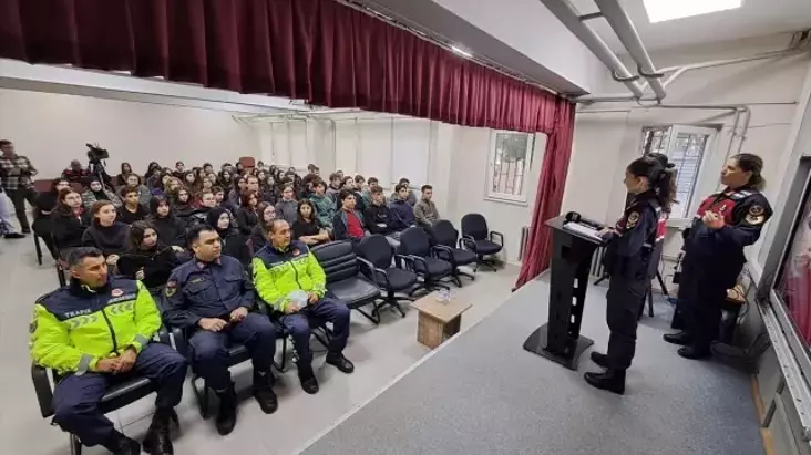 Sakarya’da Öğrencilere Kadına Yönelik Şiddet ve Uyuşturucu ile Mücadele Eğitimi