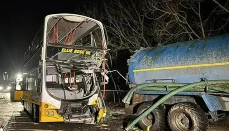 Öğrenci otobüsü traktörle çarpıştı! 31 öğrenci yaralandı